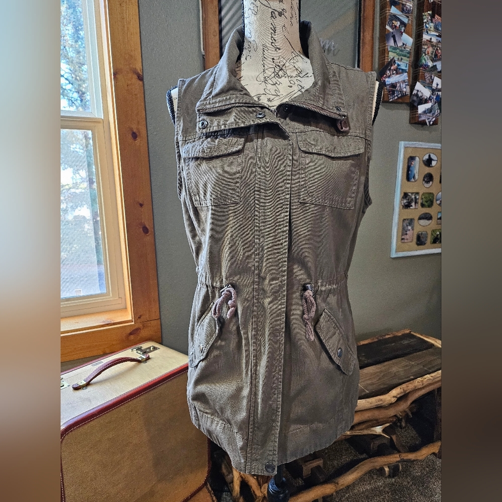 Women's Sebby Army Green Vest Medium